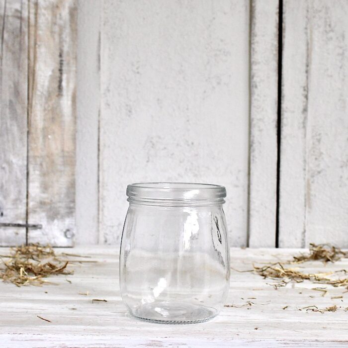 kleiner Glasbehälter transparenter als Vase, Windlicht oder Aufbewahrungsglas.